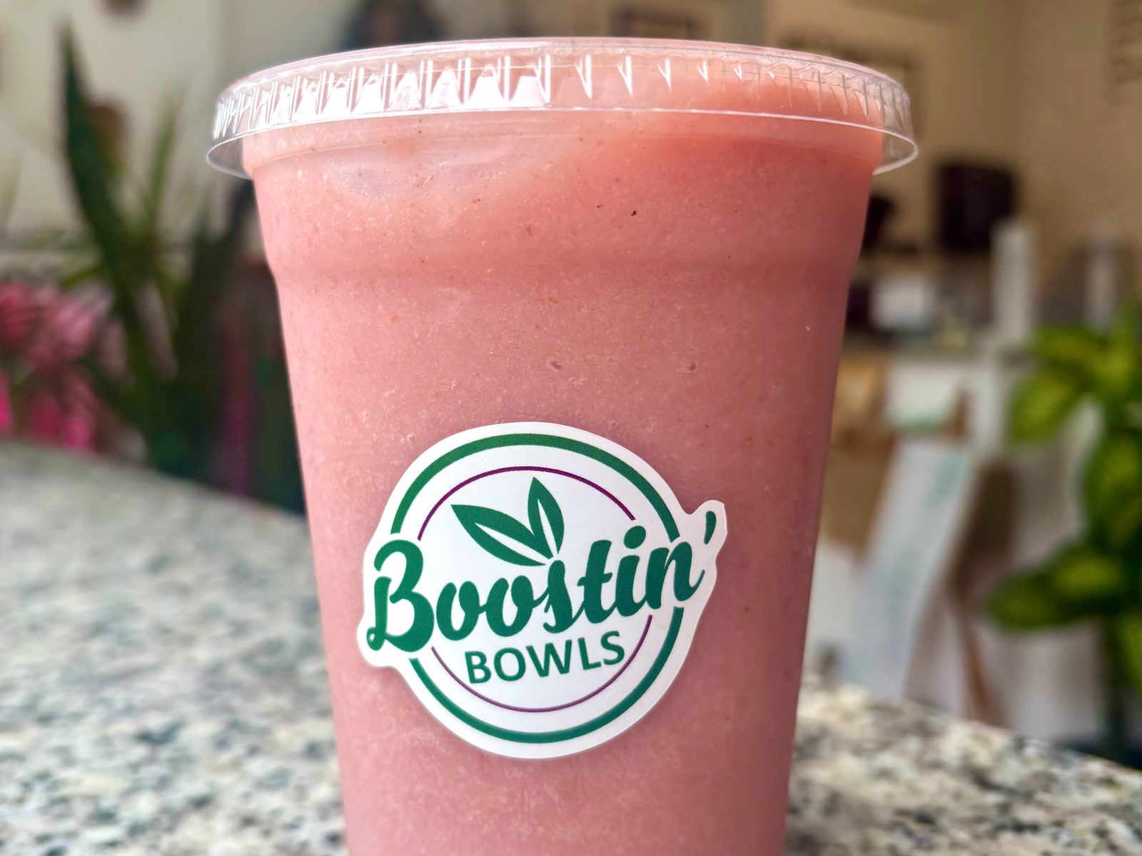Strawberry Banana Smoothie in a Boostin’ Bowls cup